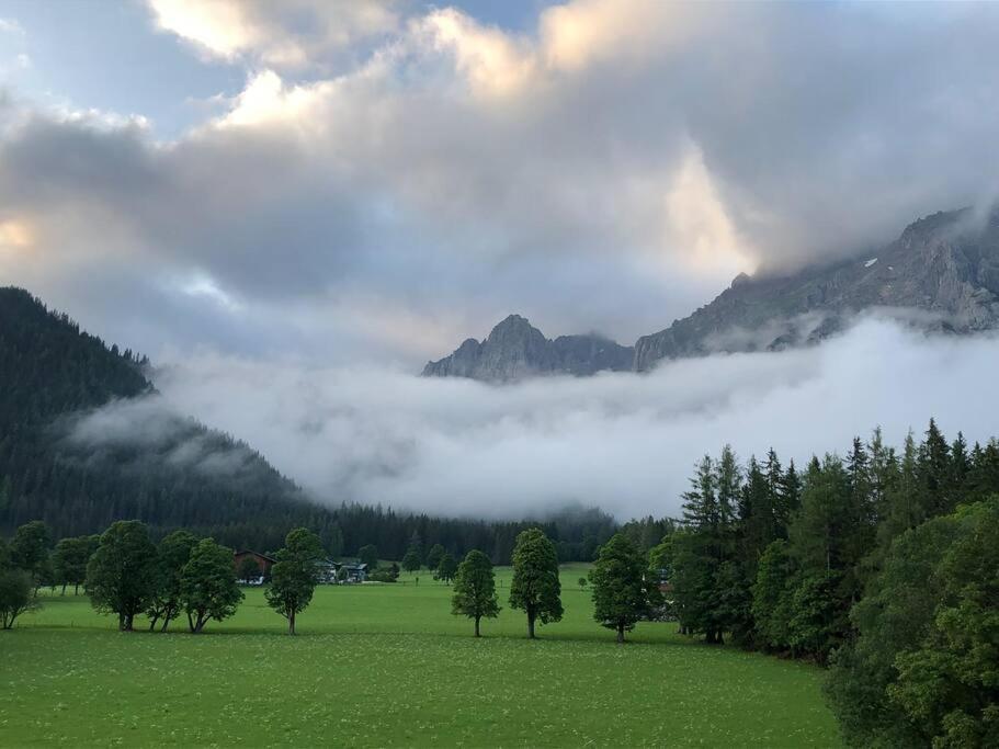 Family Appartment - Dachstein View 람자우 암 다흐스타인 외부 사진